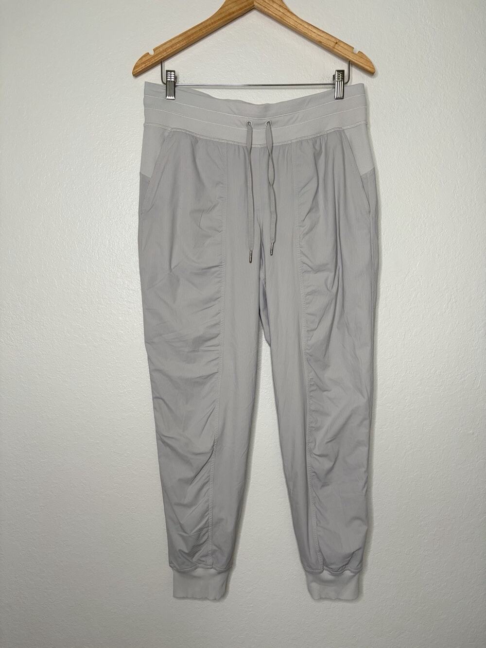 Lululemon Dance Studio Jogger in Light Grey Size 10 Athleisure